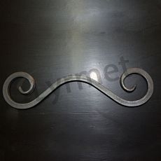 Ozdobny element kuty w kształcie litery E, stosowany do bram i balustrad kutych 